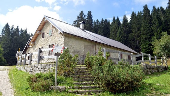 Escursione Sul Monte Maggio Da Passo Coe by Montagnadiviaggi.it