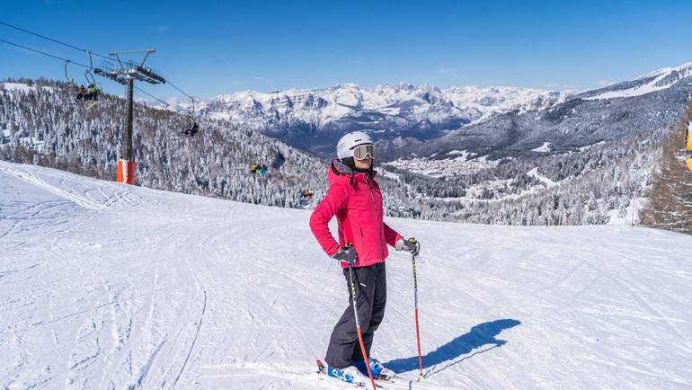 Alpe Cimbra v Trentinu vše je bezpečně připraveno pro lyžaře!