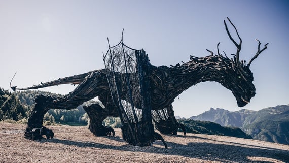 The largest Dragon made with woods in Europe