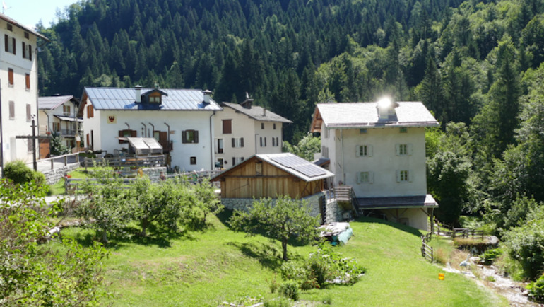 San Sebastiano Di Folgaria: Altitudine E Passeggiata Tra Boschi E Ruscelli