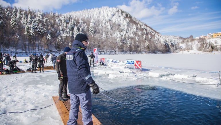 Alpe Cimbra (Tn): Immersioni sotto i ghiacci del Lago Bandiera Blu di Lavarone