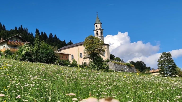 San Sebastiano di Folgaria: altitudine e passeggiata tra boschi e ruscelli