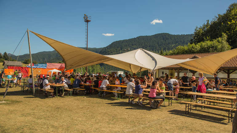 DEGUSTANDO L’OLTRESOMMO: Un autentico trekking enogastronomico tra natura e gusto