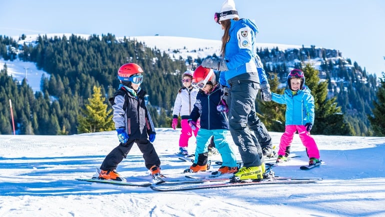 A Magical Christmas on Alpe Cimbra with Santa Claus and an Unmissable Offer for Families: Stay, Ski Pass, Ski School, and Equipment Rental Included!