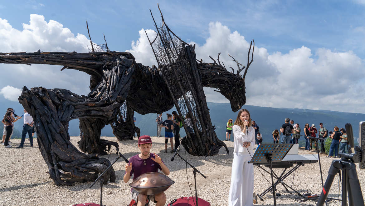 Inaugurato oggi a Lavarone 1° luglio il nuovo DRAGO VAIA Regeneration Forgiato dalle ceneri del Drago Vaia il nuovo drago!