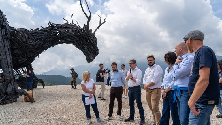 Inaugurato oggi a Lavarone 1° luglio il nuovo DRAGO VAIA Regeneration Forgiato dalle ceneri del Drago Vaia il nuovo drago!