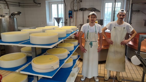 The ancient primacy of the Caseificio degli Altipiani and Vezzena: here the Slow Food Presidium cheese is born, the taste of mountain tradition