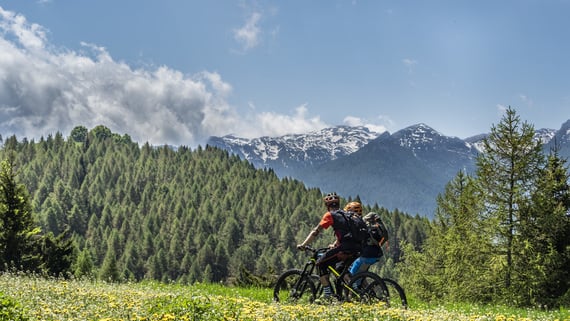 ALPE CIMBRA BIKE SEASON 2025: CYCLING HOLIDAYS IN TRENTINO AMONG NATURE, ADRENALINE AND BREATHTAKING VIEWS