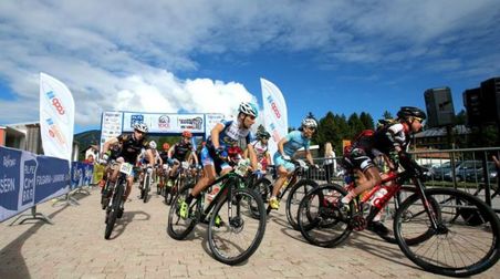 1000GROBBE DI PASSIONE PER LE RUOTE GRASSE, FENOMENI RIUNITI PER IL TRONO DELLA 100 KM DEI FORTI